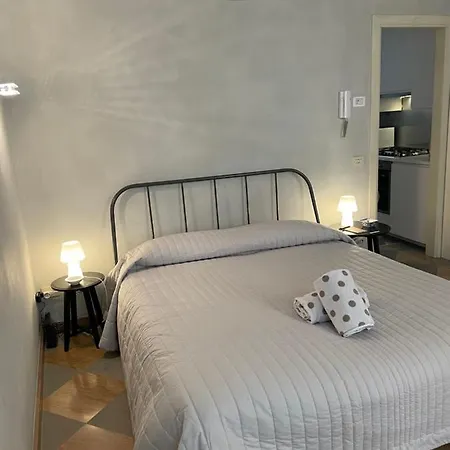 Accademia Dream Апартаменти *